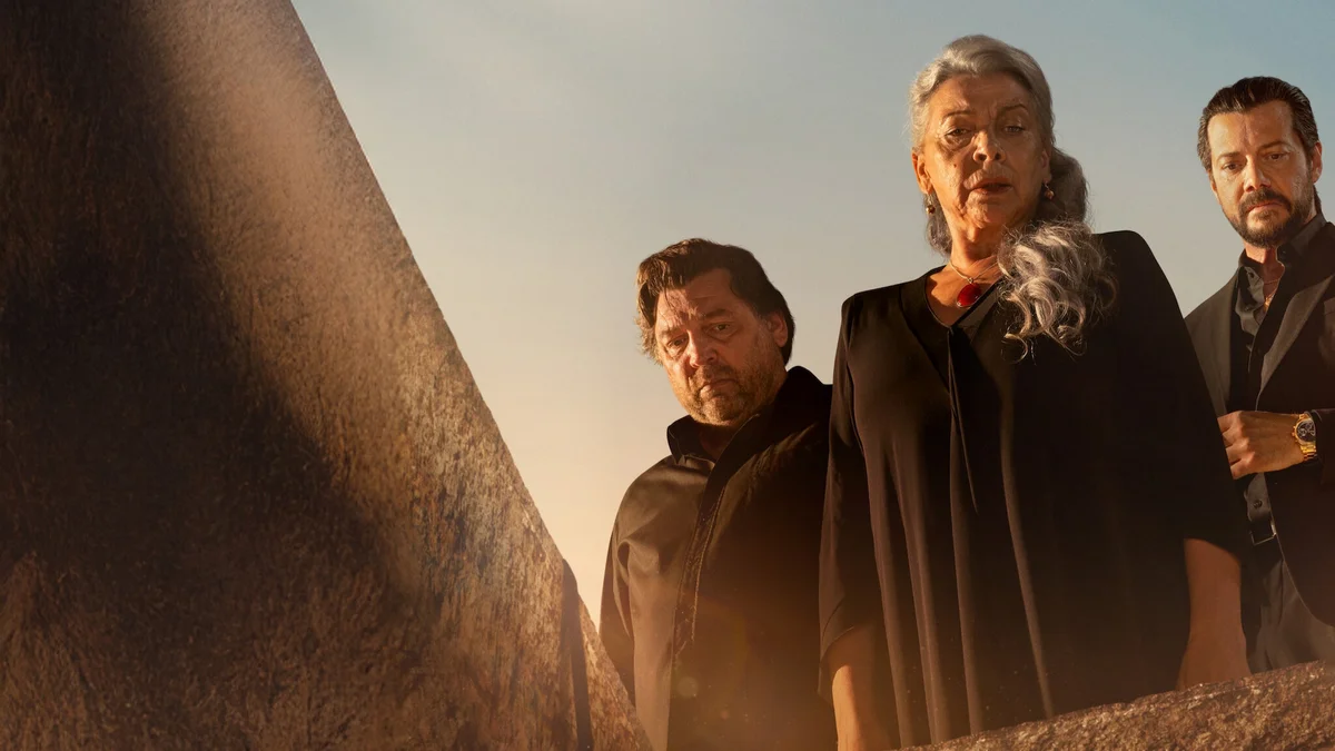 دانلود سریال دو قبر Two Graves 2025