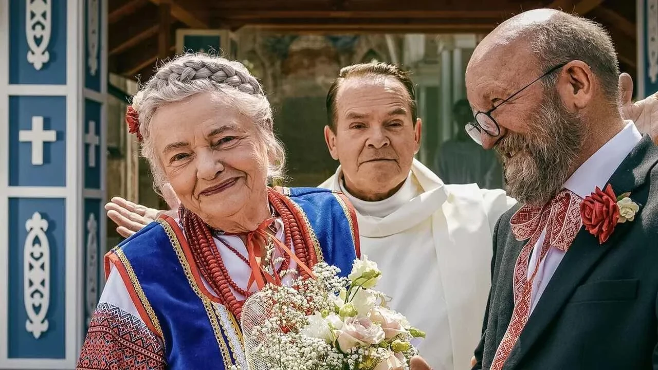 دانلود فیلم It Takes a Village 2026 به یک روستا نیاز دارد